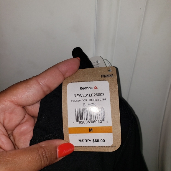 🆕️-NWT-Reebok leggings Capri-🆕️ - Picture 2 of 6